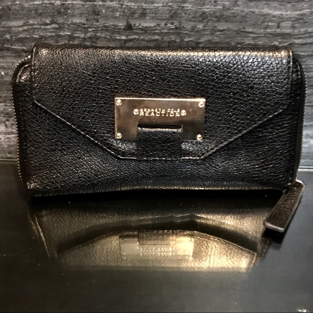 Kenneth Cole Reaction Lg clutch wallet organizer
